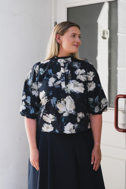 Ella Blouse Blue Garden