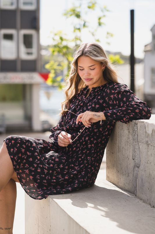 Evelda Orabella Short Dress Aop Desert Rose Flower 