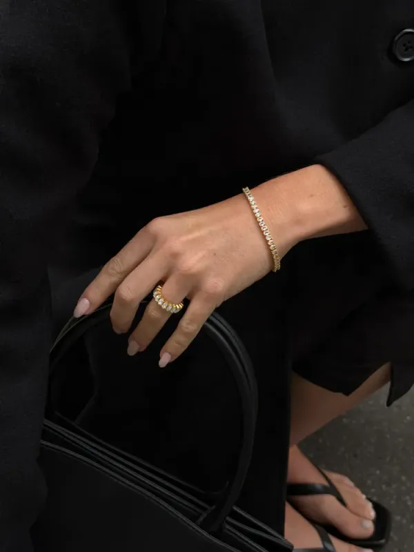 Oval Cut Ring 
