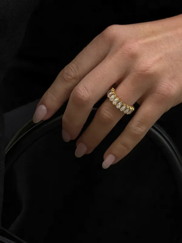 Oval Cut Ring 
