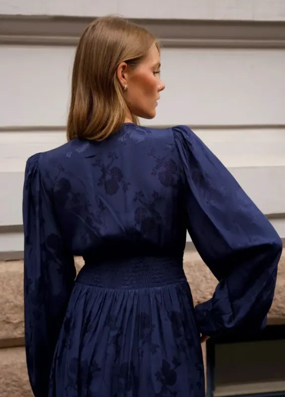 Della Dress Signature Satin 