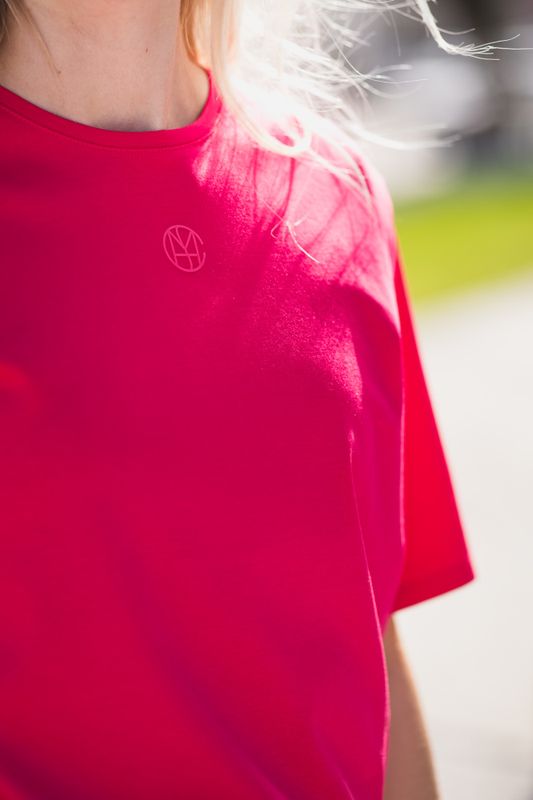 Melea Icon Tee Rose Red/Azalea