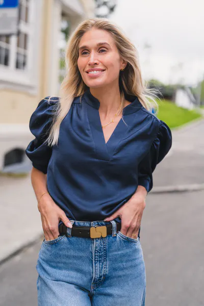 Hovedbilde Roella Heavy Sateen Blouse Midnight Blue 