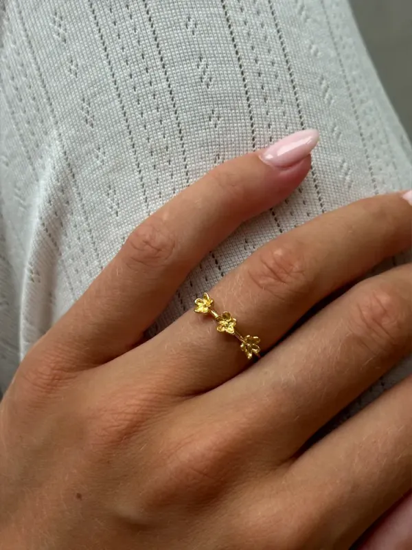 Triple Flower Ring 