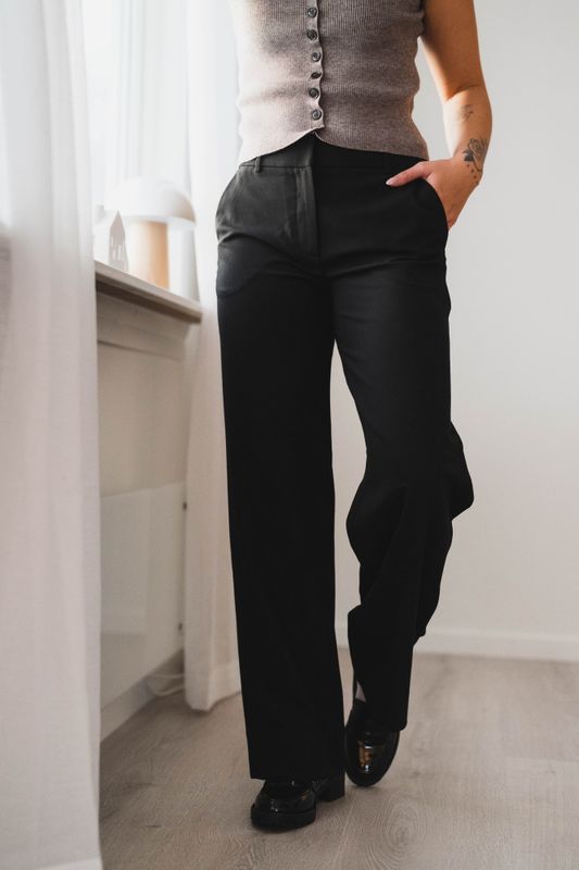 Dena 285 Black Regular 