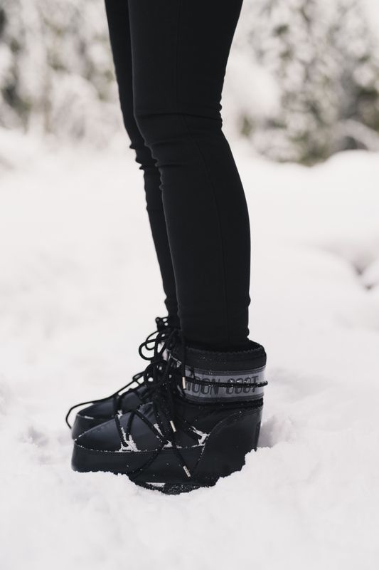 Icon Low Glance Black 