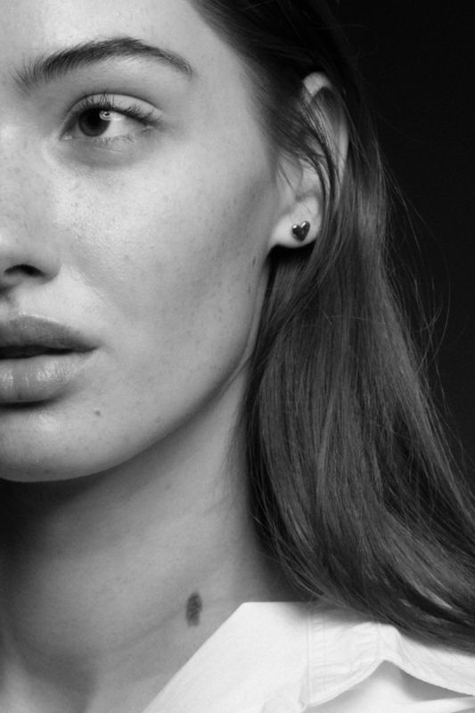 The Pebble Heart Studs Gold 