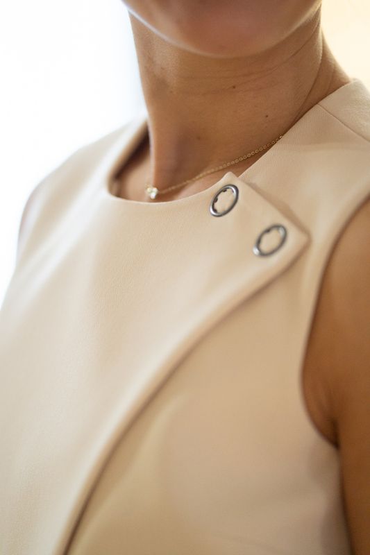 Vola Wrap Vest Bone 